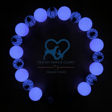 Load image into Gallery viewer, Glowing Pink Spiders